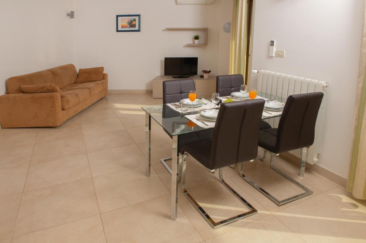 Apartments Oliva Premantura Exterior photo